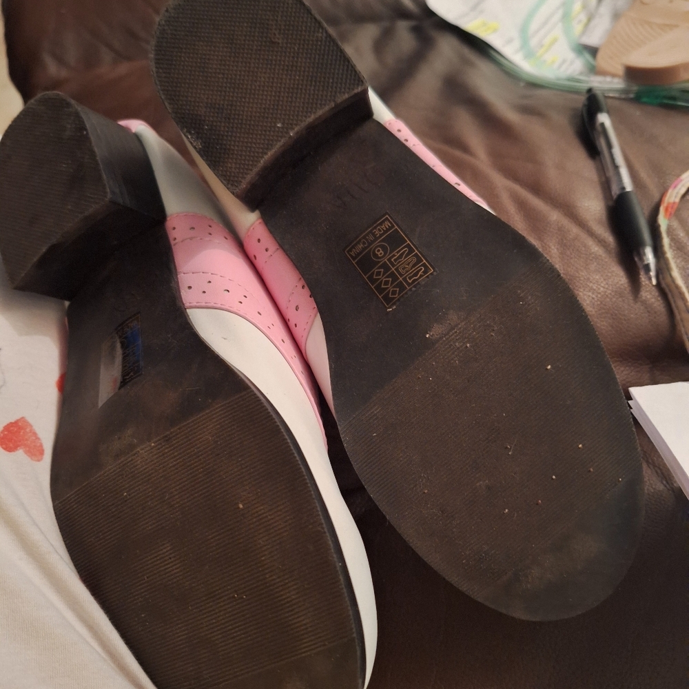 Saddle shoes